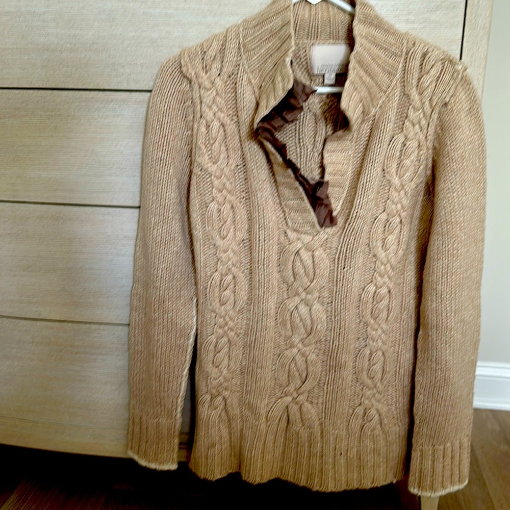 Banana, a public heritage collection, wool sweater
